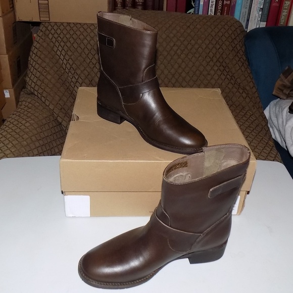 New UGG Fletcher leather - Picture 2 of 8